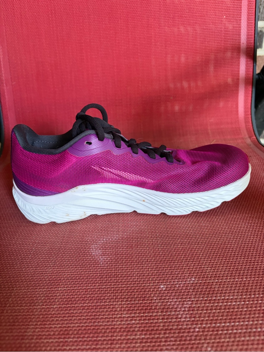 Women’s Magenta Running Shoe with White Sole Altra Rivera 3 size 6